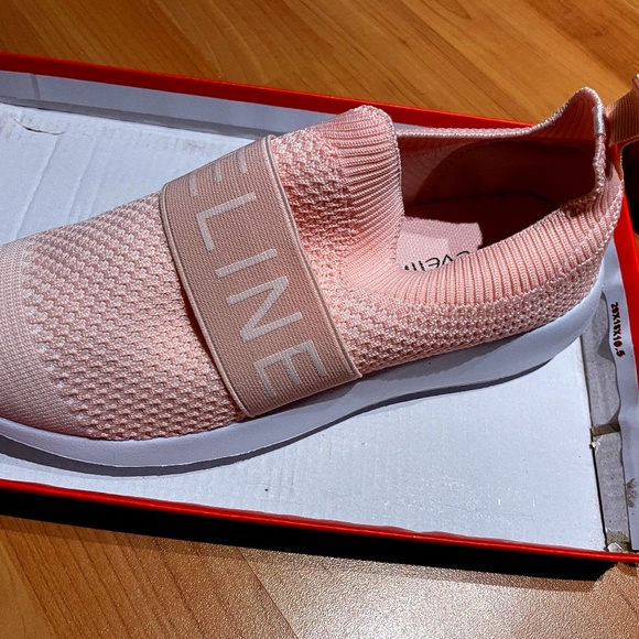 shoes - Picture 1 of 1